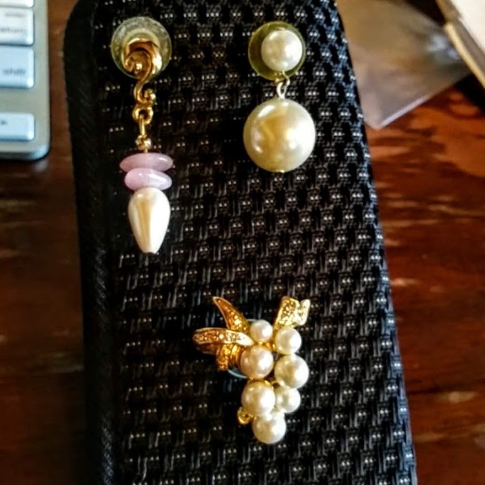 Vintage Pearl Earring Bundle - Picture 5 of 7